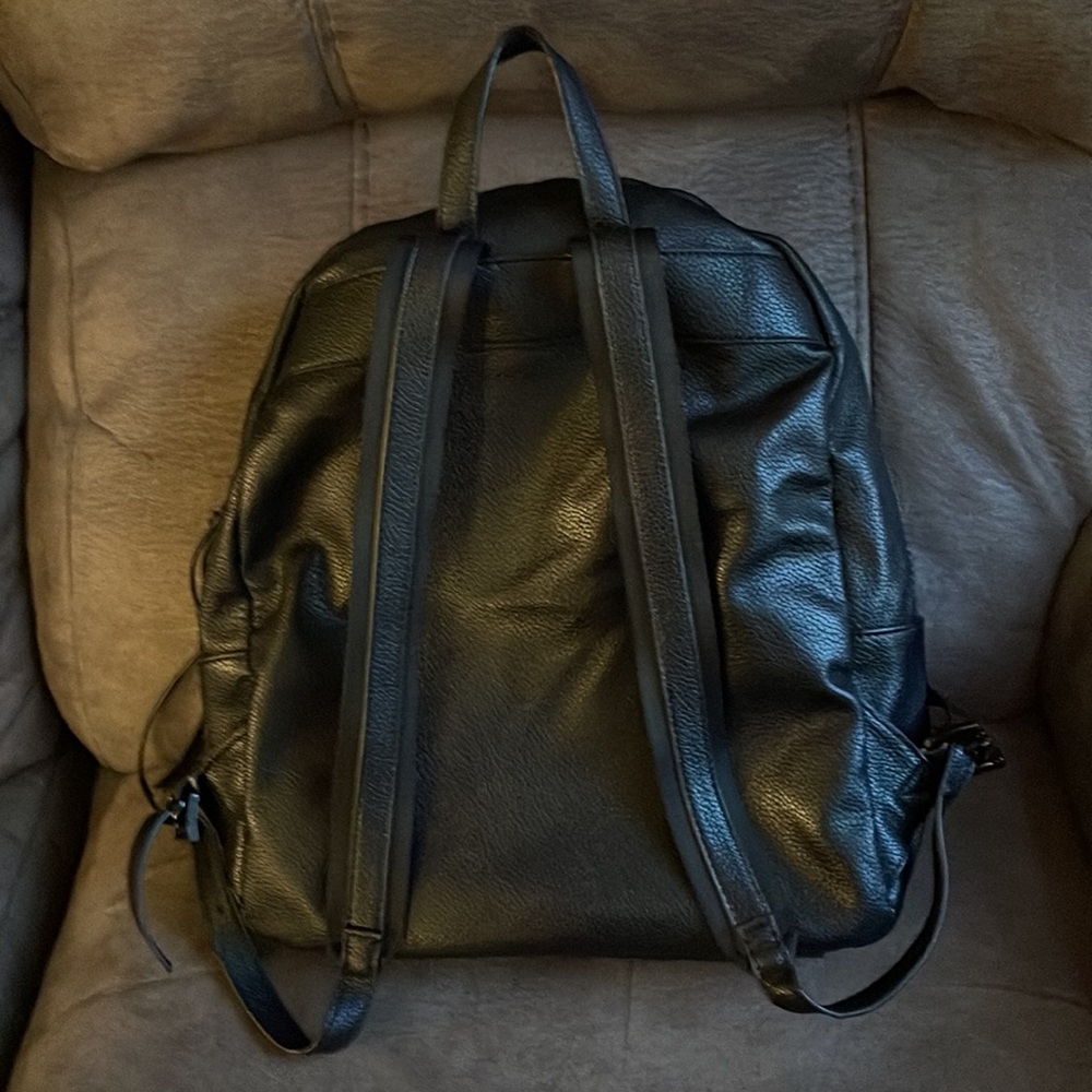 Steve Madden Backpack - Picture 3 of 3